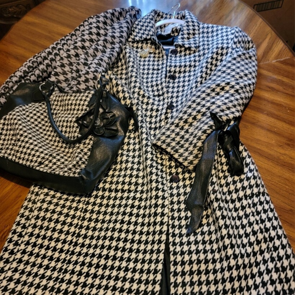 Black and white houndstooth coat